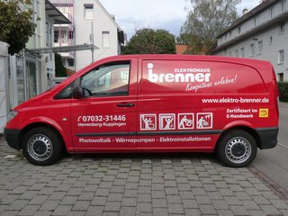 Beklebung der Servicefahrzeuge